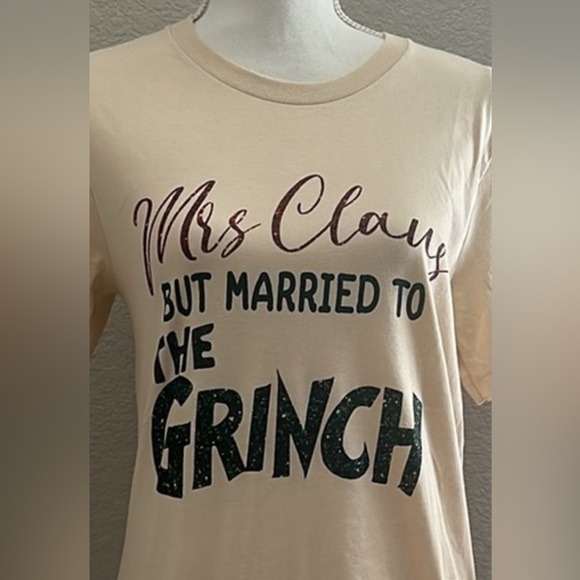 Grinch Tee NWOT - Picture 3 of 5